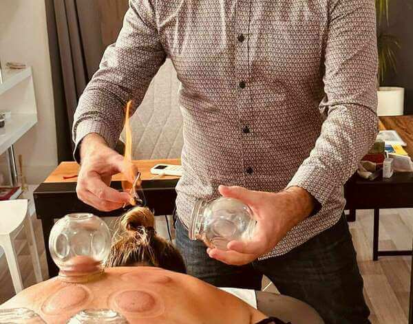 Ventouse thérapeutique utilisée en séance de cupping